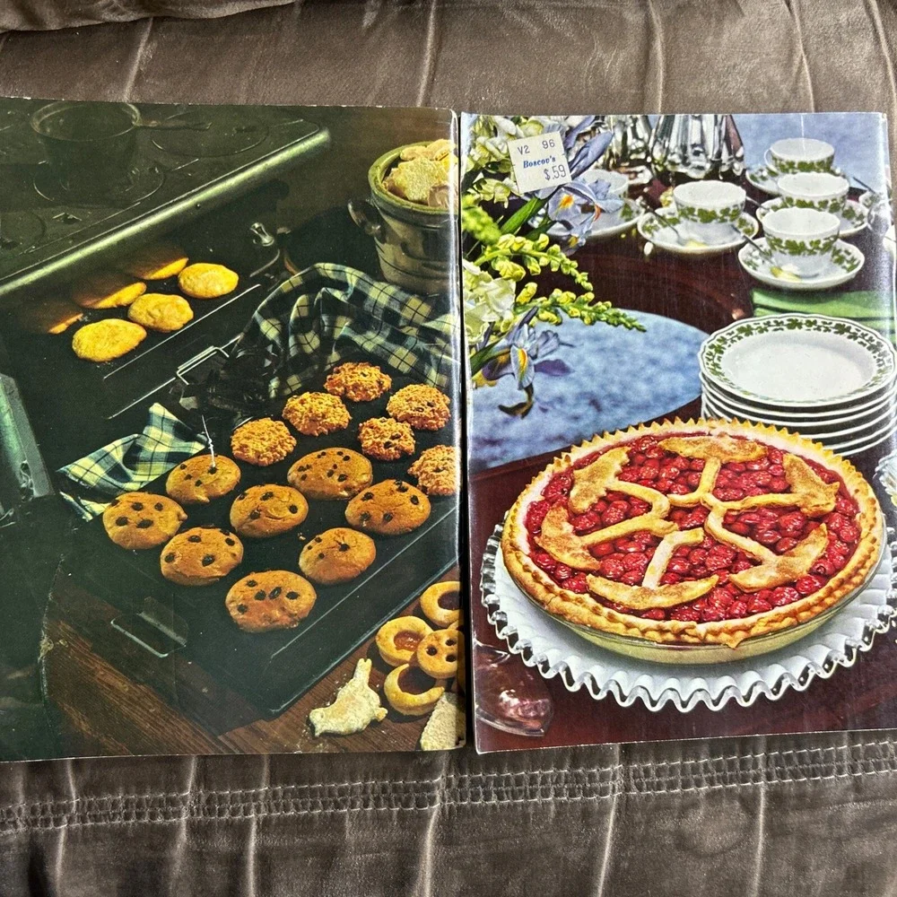 Set Of 2 Good‎ Housekeeping Cookies And Pie Book
